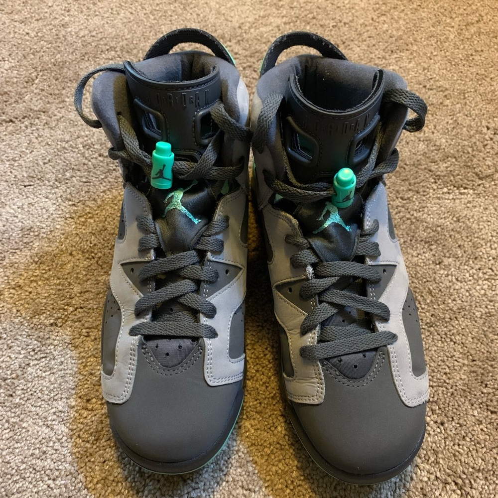 Air Jordan 6 Gs ‘Green Glow’ 7Y